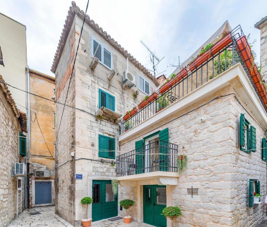 Room N&M - Diocletians Palace สปลิท ภายนอก รูปภาพ